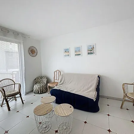 Maison De A 50m De La Et Commerces, 2 Chambres, Cour Mitoyenne - Fr-1-361-114 Bouillon