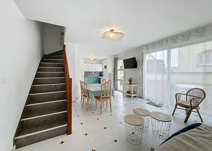 Maison De A 50m De La Et Commerces, 2 Chambres, Cour Mitoyenne - Fr-1-361-114 Дом отдыха *