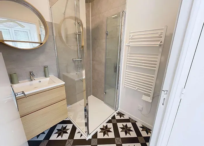 Maison De A 50m De La Et Commerces, 2 Chambres, Cour Mitoyenne - Fr-1-361-114 Дом отдыха *